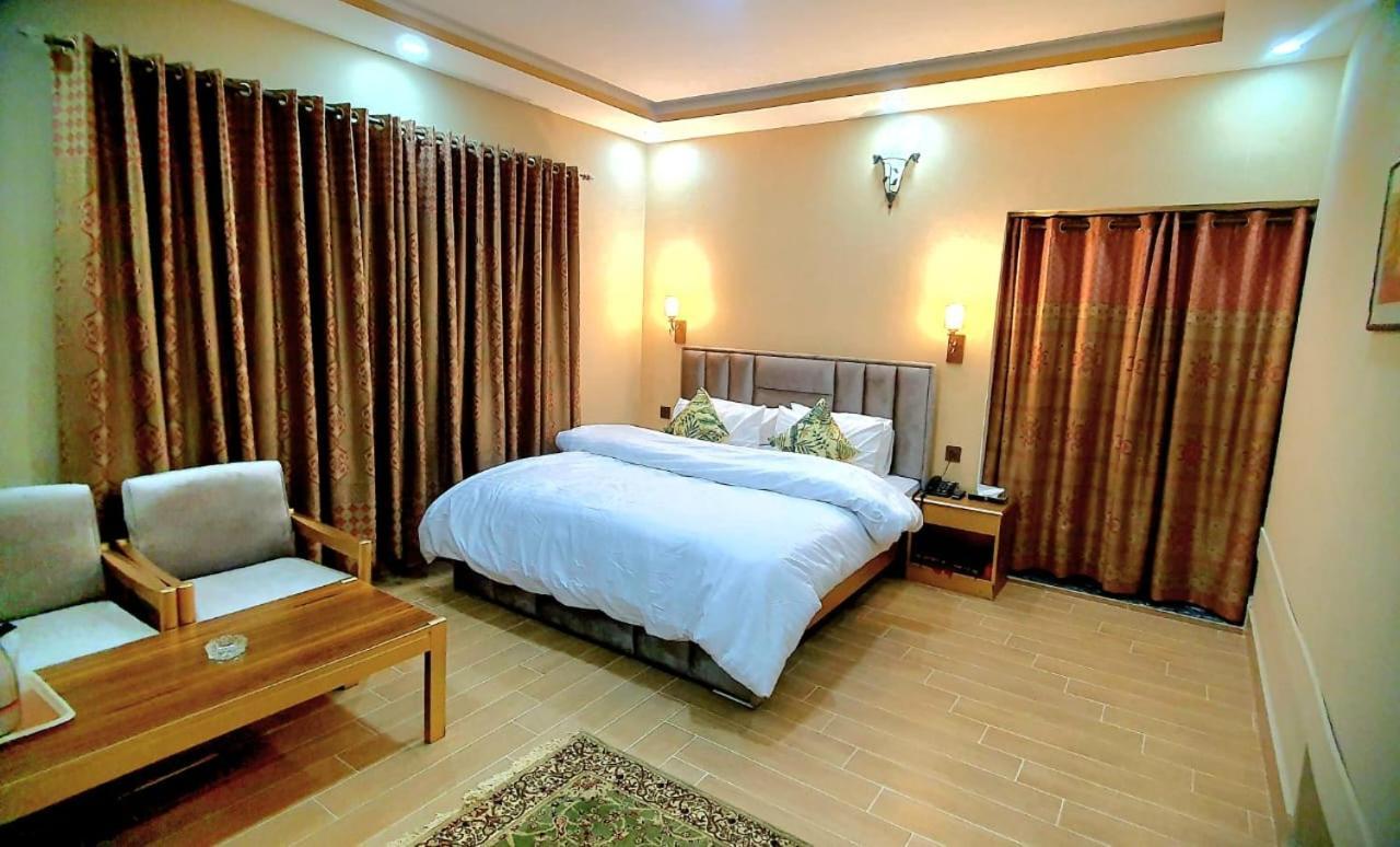 Royal Hotel Naran Buitenkant foto