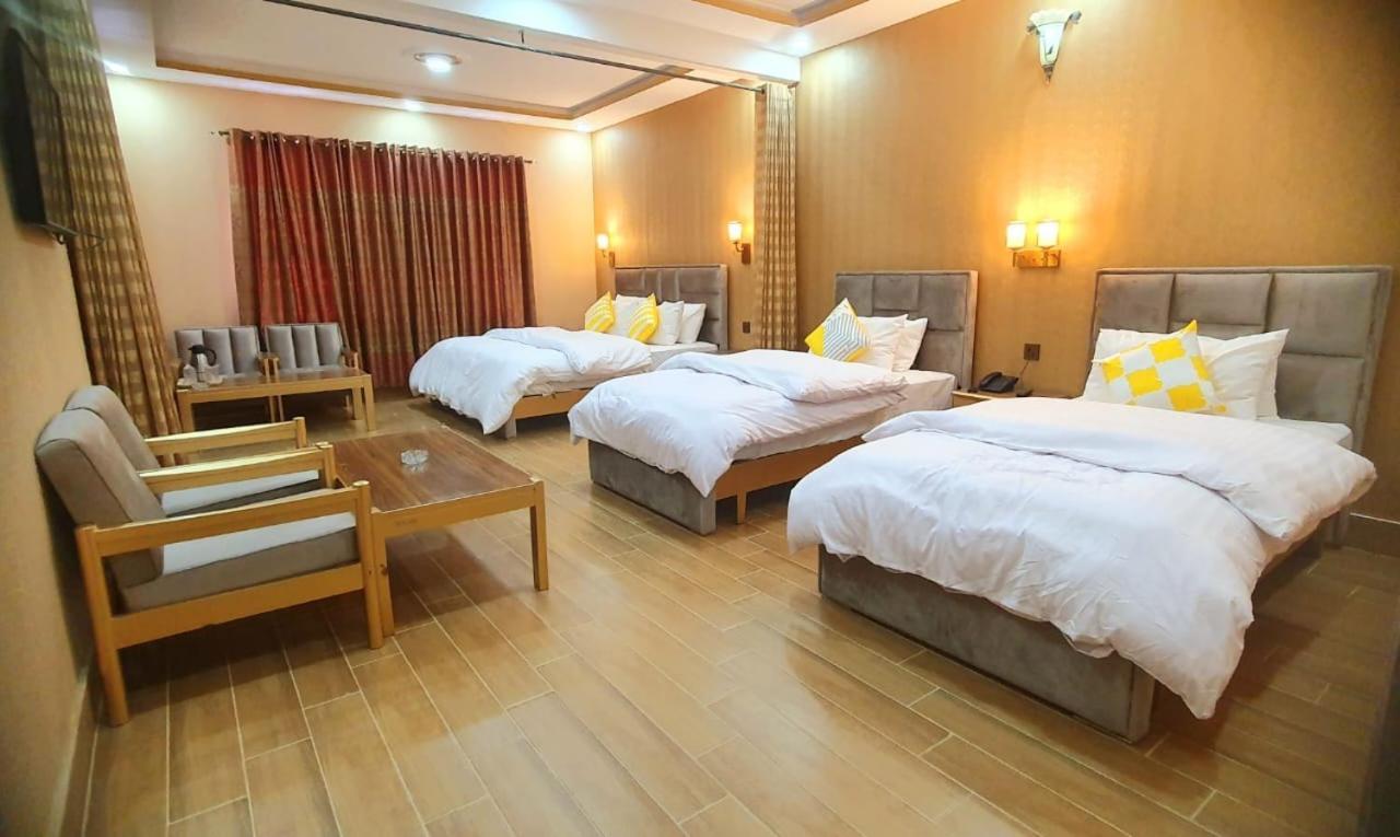Royal Hotel Naran Buitenkant foto