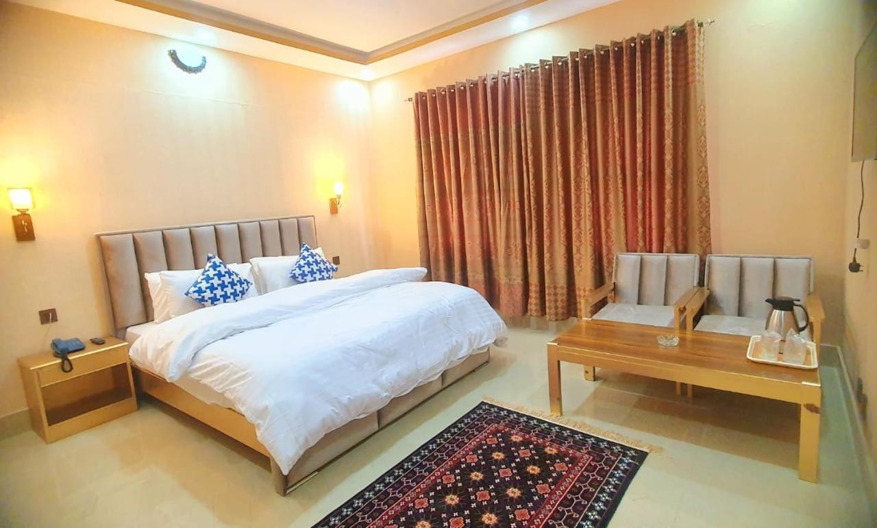 Royal Hotel Naran Buitenkant foto