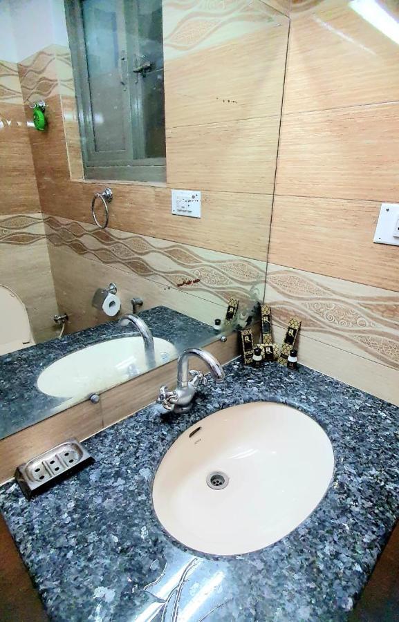 Royal Hotel Naran Buitenkant foto